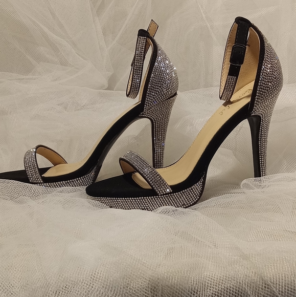 Black Platform Heels - Picture 3 of 4